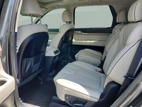 Used 2022 Hyundai Palisade Limited w/ Cargo Package FWD image 16