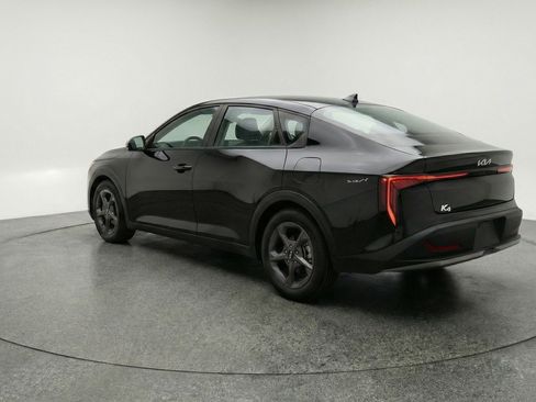 Used 2025 Kia K4 LXS image 6