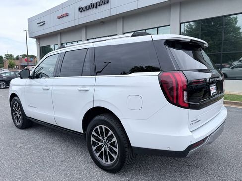 Used 2025 Ford Expedition Platinum AWD/4WD image 7