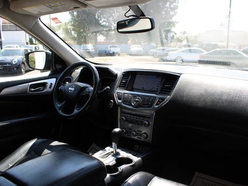 Used 2019 Nissan Pathfinder SL image 22
