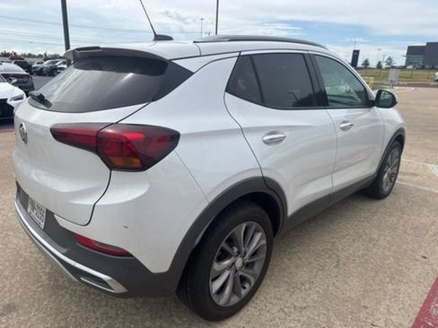 Used 2021 Buick Encore GX Essence w/ Experience Buick Package FWD image 3