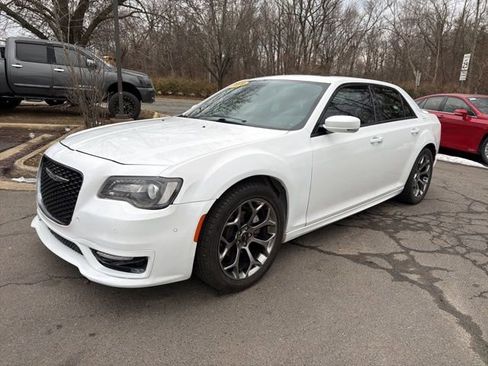 Used 2018 Chrysler 300 S w/ 300S Premium Group image 3