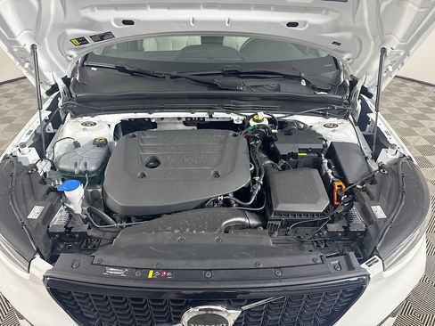 Used 2026 Volvo XC40 B5 Plus AWD/4WD image 39
