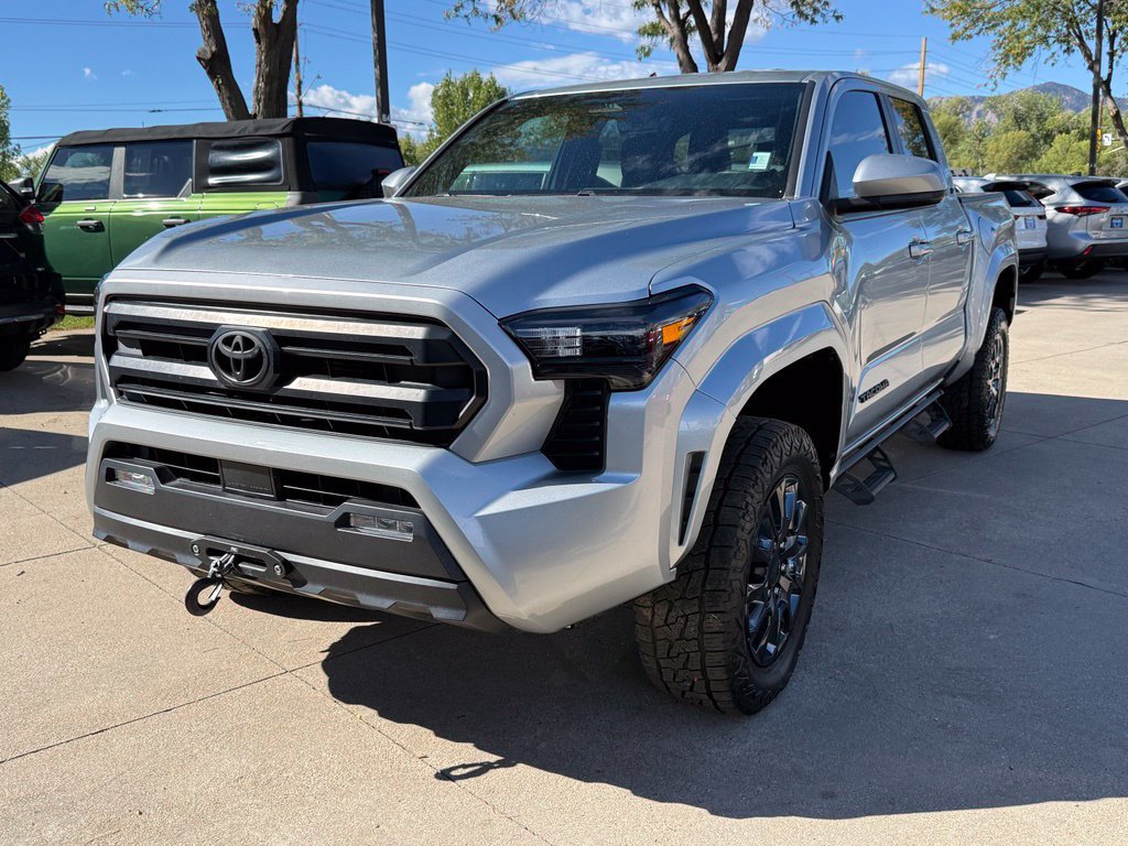 Used 2024 Toyota Tacoma SR5 AWD/4WD image 8