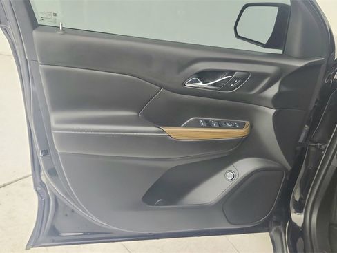 Used 2017 GMC Acadia SLE image 24