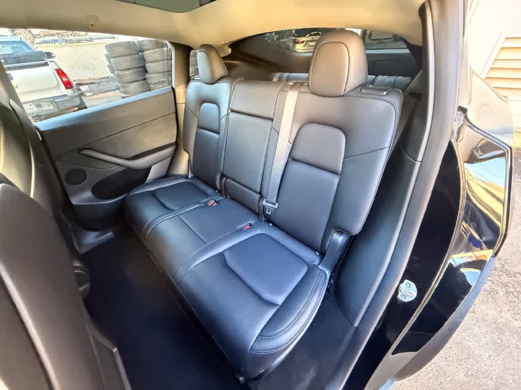 Used 2023 Tesla Model Y AWD image 14