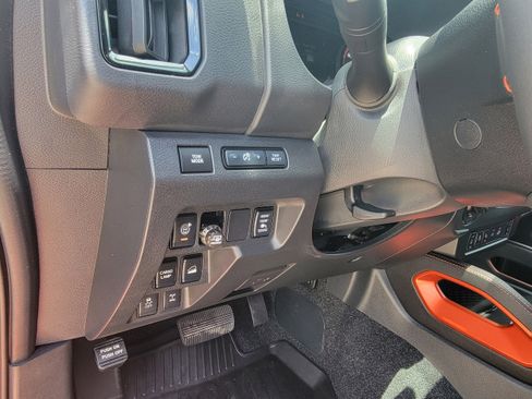 Used 2025 Nissan Frontier PRO-4X w/ Pro Convenience Package image 20