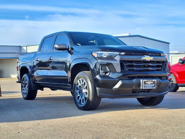Used 2023 Chevrolet Colorado LT w/ LT Convenience Package III RWD image 3