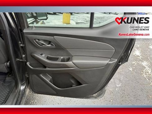 Used 2023 Chevrolet Traverse LT image 20