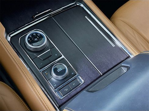 Used 2022 Ford Expedition Max Platinum image 11