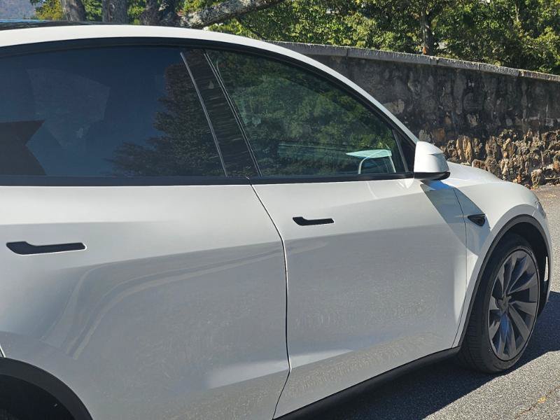 Used 2026 Tesla Model Y AWD image 22