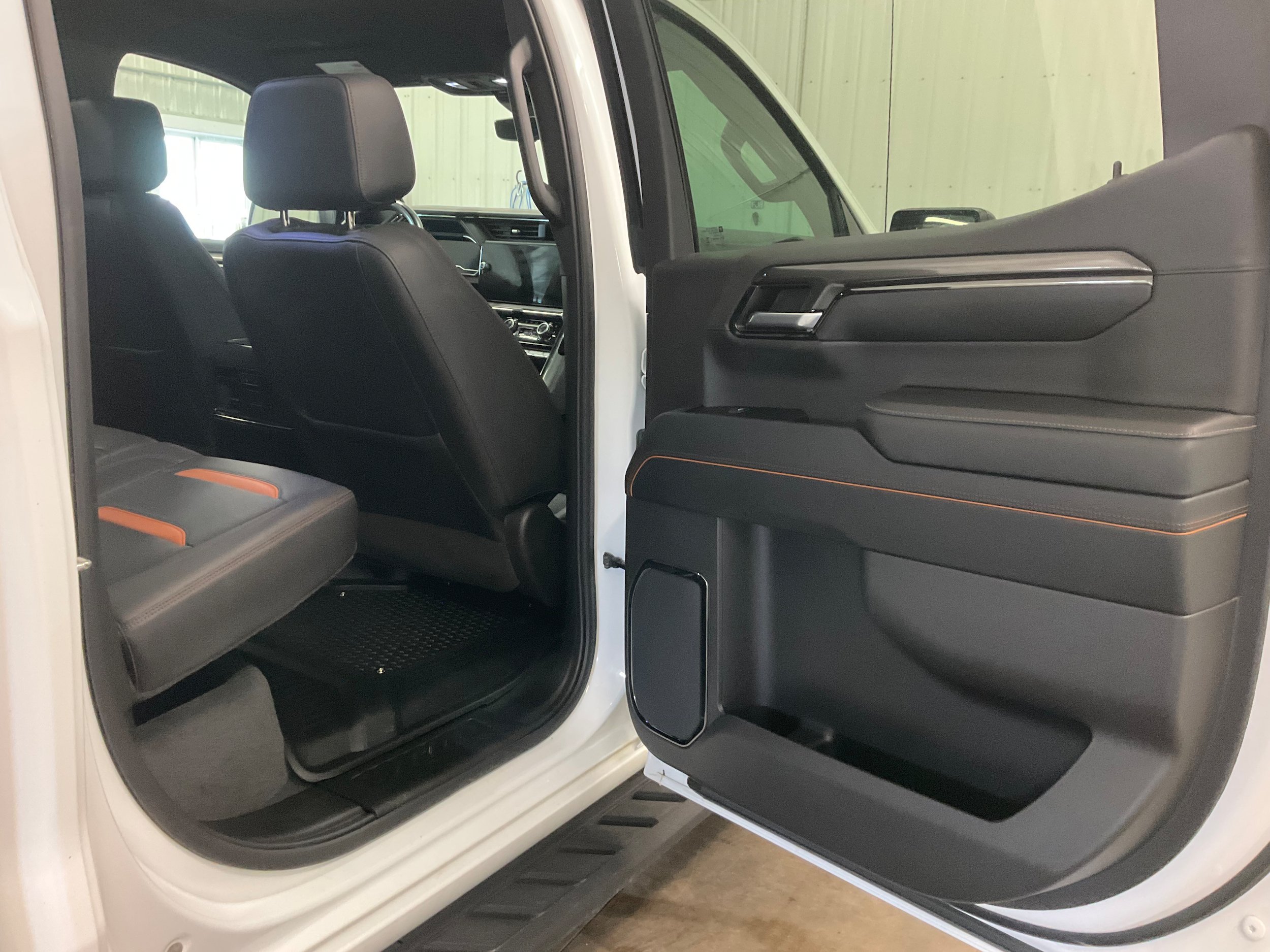 Used 2024 GMC Sierra 1500 AT4 w/ Technology Package AWD/4WD image 21