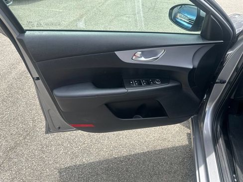 Used 2024 Kia Forte LXS FWD image 8
