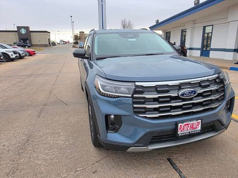 New 2026 Ford Explorer Active w/ Active Comfort Package image 3