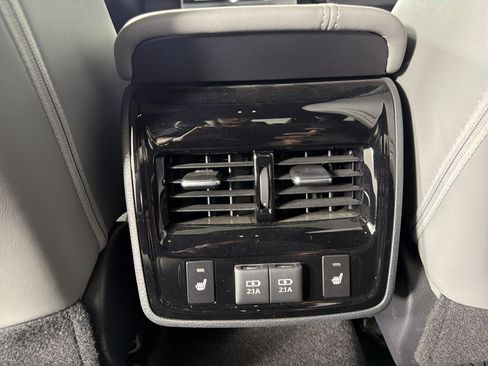 Used 2019 Toyota Avalon Limited w/ Advanced Safety Package FWD image 24