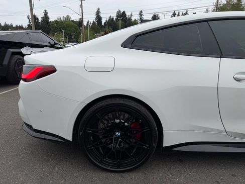 Used 2021 BMW M4 Competition w/ Executive Package RWD image 11