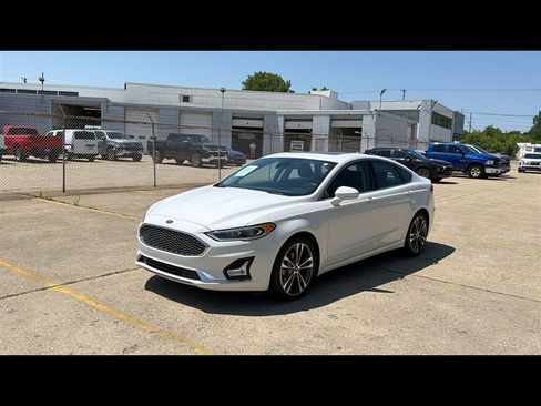 Used 2020 Ford Fusion Titanium AWD/4WD image 2