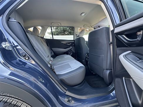Used 2025 Subaru Outback Premium AWD/4WD image 31