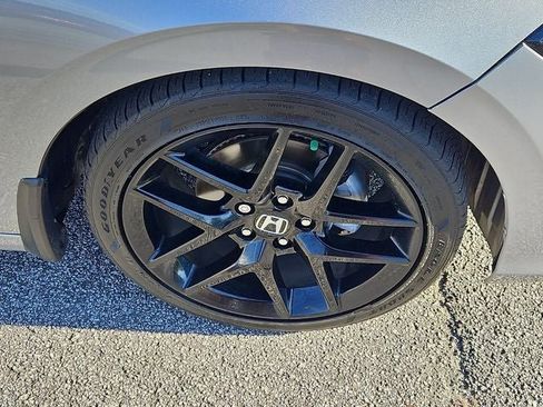 Used 2025 Honda Civic Sport image 12