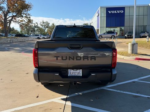 Used 2022 Toyota Tundra SR5 image 5