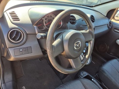 Used 2013 MAZDA MAZDA2 Sport image 10