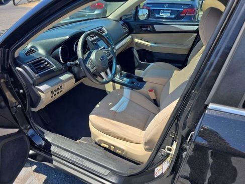 Used 2017 Subaru Outback 2.5i Premium AWD/4WD image 11