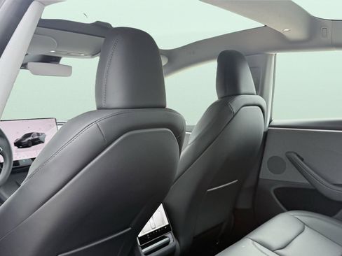 Used 2025 Tesla Model 3 Long Range RWD image 31