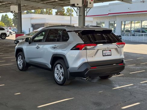 Used 2025 Toyota RAV4 XLE AWD/4WD image 6