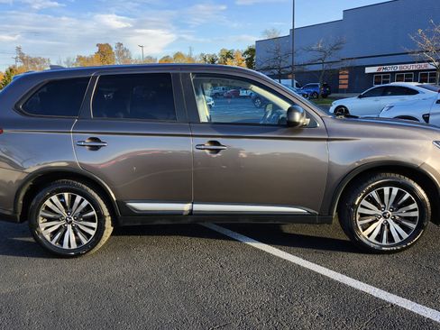 Used 2019 Mitsubishi Outlander ES image 12