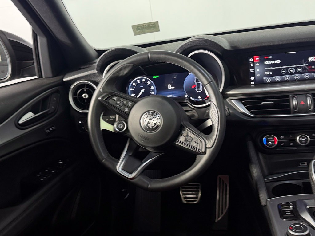 Used 2024 Alfa Romeo Stelvio Veloce AWD/4WD image 15