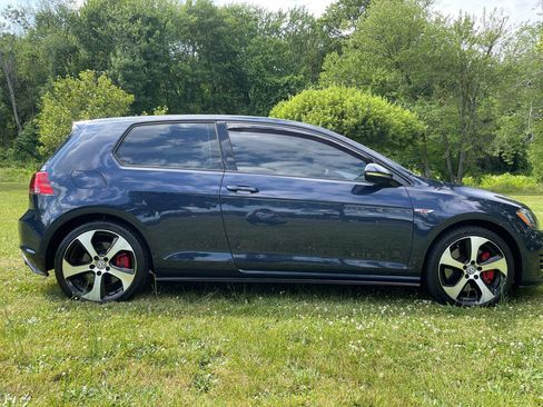 Used 2016 Volkswagen GTI SE FWD image 30