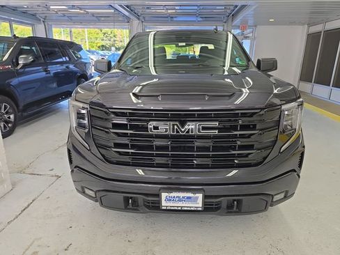 New 2026 GMC Sierra 1500 Elevation w/ LPO, Elevation Black Package image 8