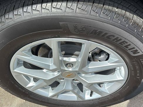 Certified 2023 Chevrolet Equinox LT FWD image 10