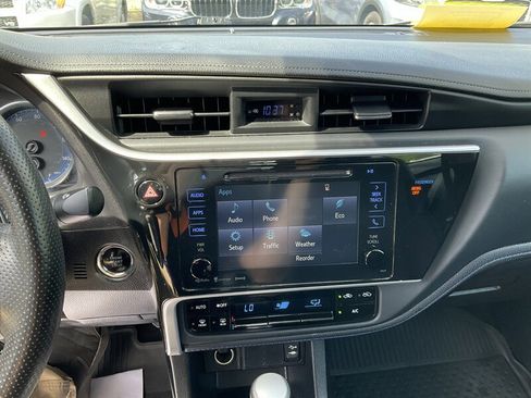 Used 2018 Toyota Corolla SE w/ SE Premium Package FWD image 27