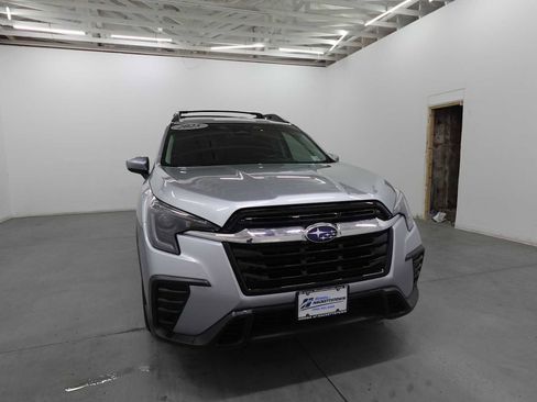 Used 2025 Subaru Ascent Premium AWD/4WD image 3