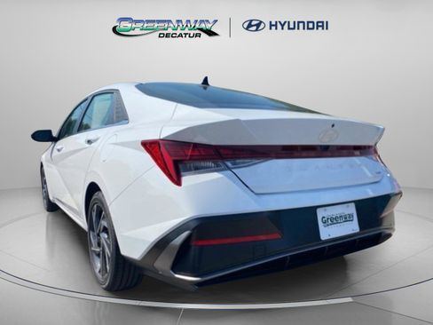 New 2025 Hyundai Elantra Limited w/ Cargo Package image 5