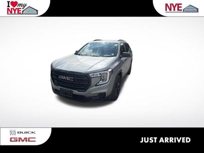 Used 2024 GMC Terrain SLE w/ Driver Convenience Package