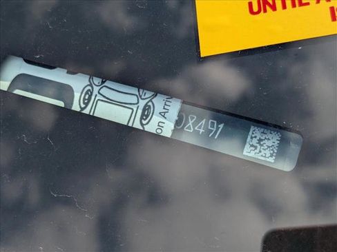 Used 2020 Chevrolet Silverado 1500 Custom w/ Custom Value Package image 16