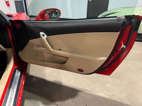 Used 2007 Chevrolet Corvette Convertible w/ Preferred Equipment Group image 33