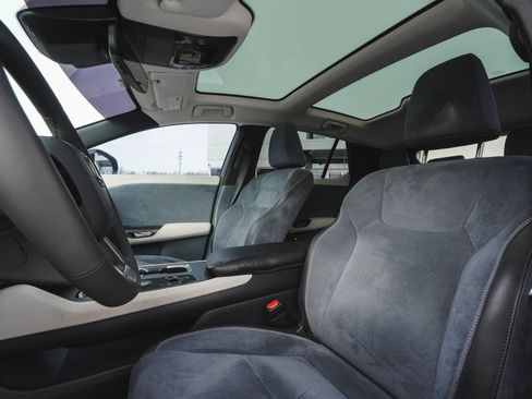 Used 2023 Lexus RZ 450e Premium image 29