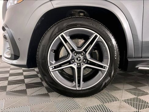 Certified 2025 Mercedes-Benz GLS 450 4MATIC image 8