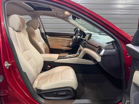 Used 2020 Honda Accord Touring image 14