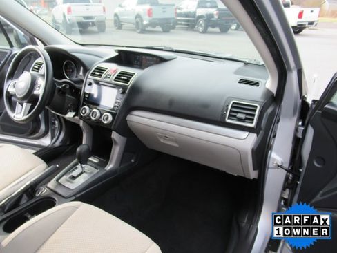 Used 2017 Subaru Forester 2.5i Premium image 24