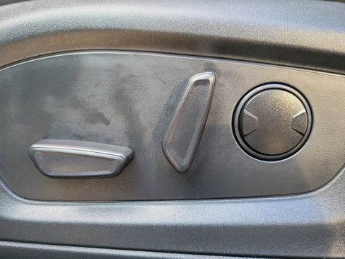 Used 2023 Ford Explorer XLT w/ Equipment Group 202A image 19