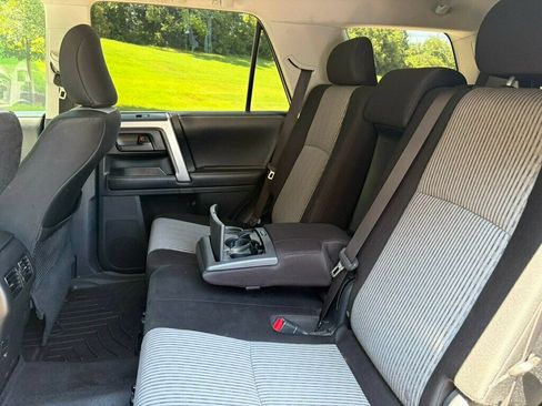 Used 2016 Toyota 4Runner SR5 AWD/4WD image 29