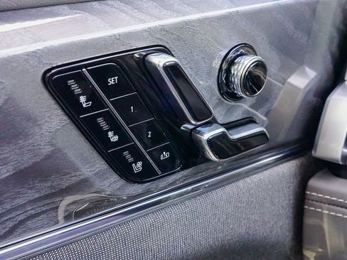 New 2026 Cadillac Escalade IQL Sport 1 w/ LPO, ONYX Package AWD/4WD image 19