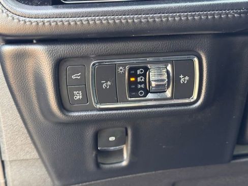 Used 2022 Lincoln Nautilus Reserve w/ Equipment Group 201A image 15