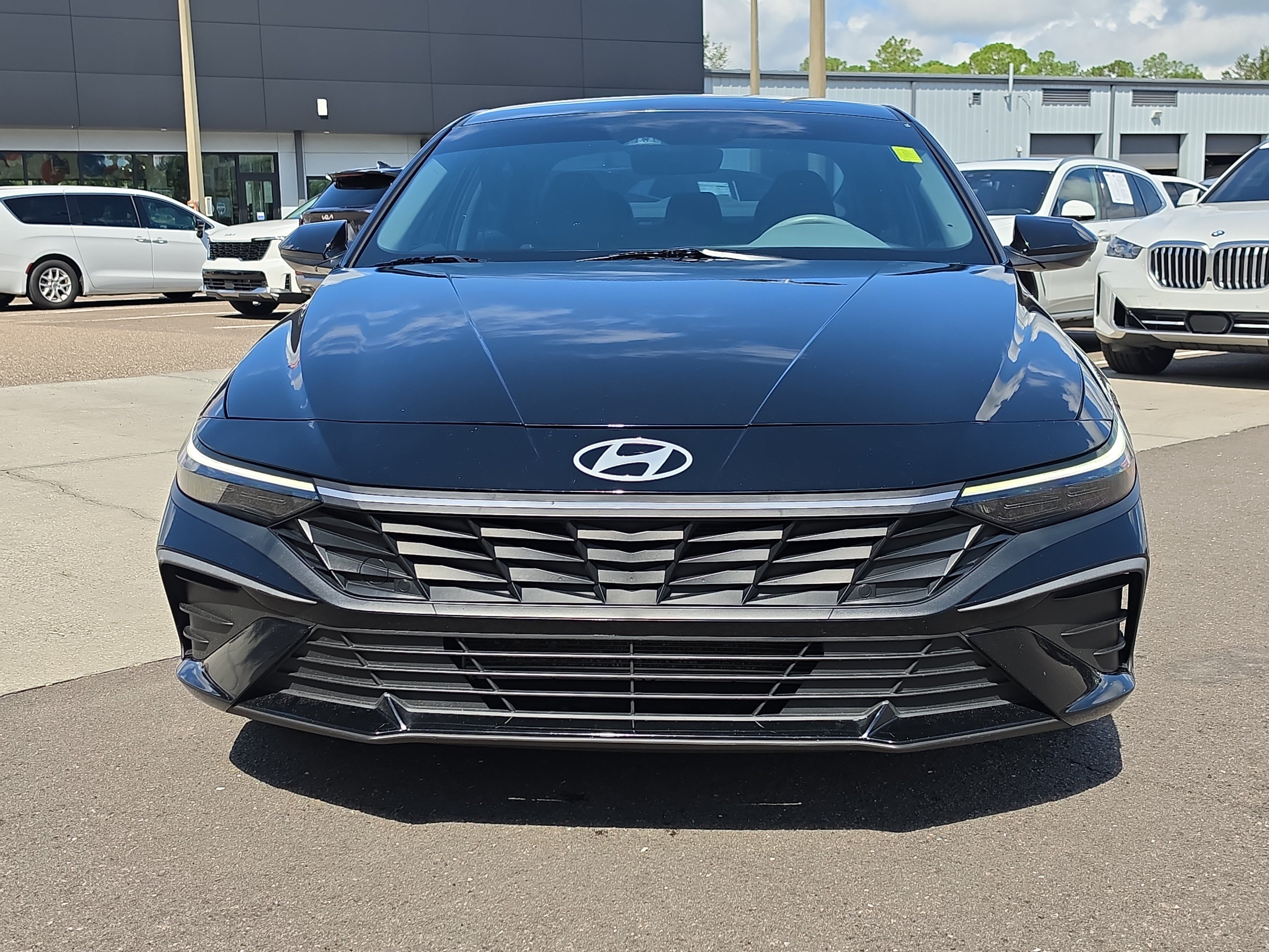 Used 2024 Hyundai Elantra SEL FWD image 3