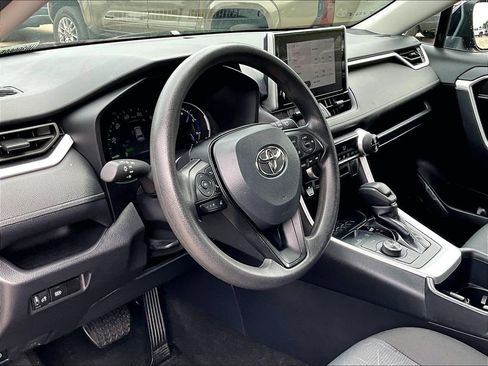 Certified 2025 Toyota RAV4 XLE AWD/4WD image 5