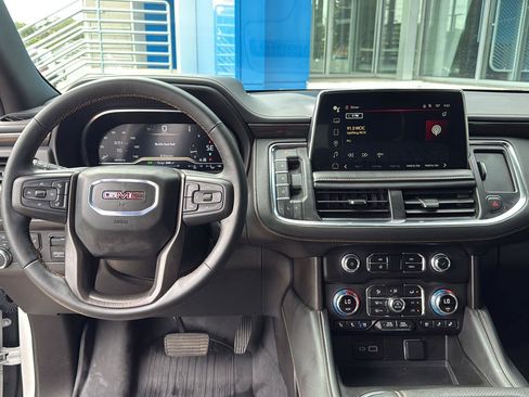 Used 2024 GMC Yukon AT4 w/ Technology Package AWD/4WD image 17